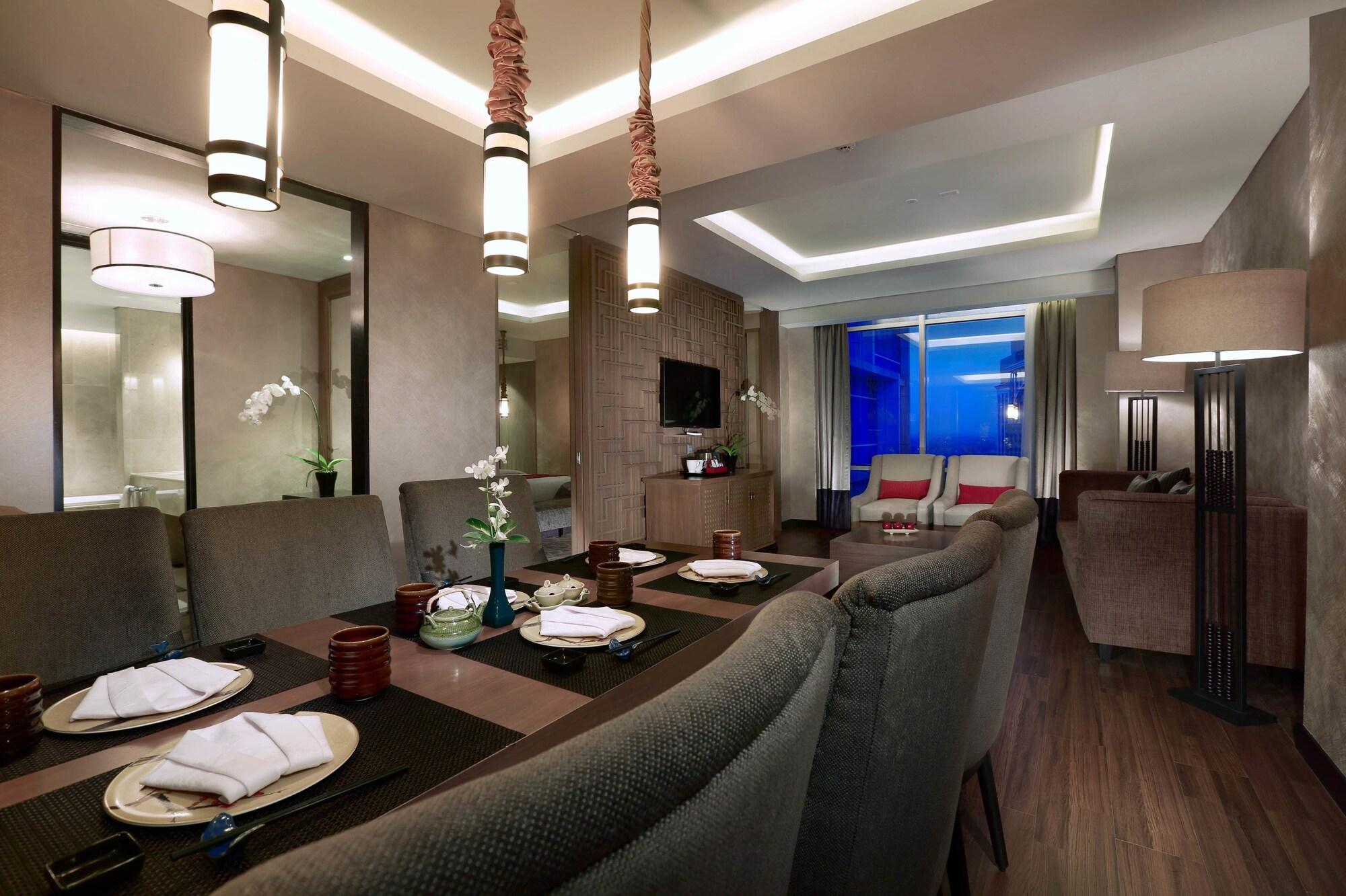 Aston Priority Simatupang Hotel And Conference Center Jakarta Exteriör bild