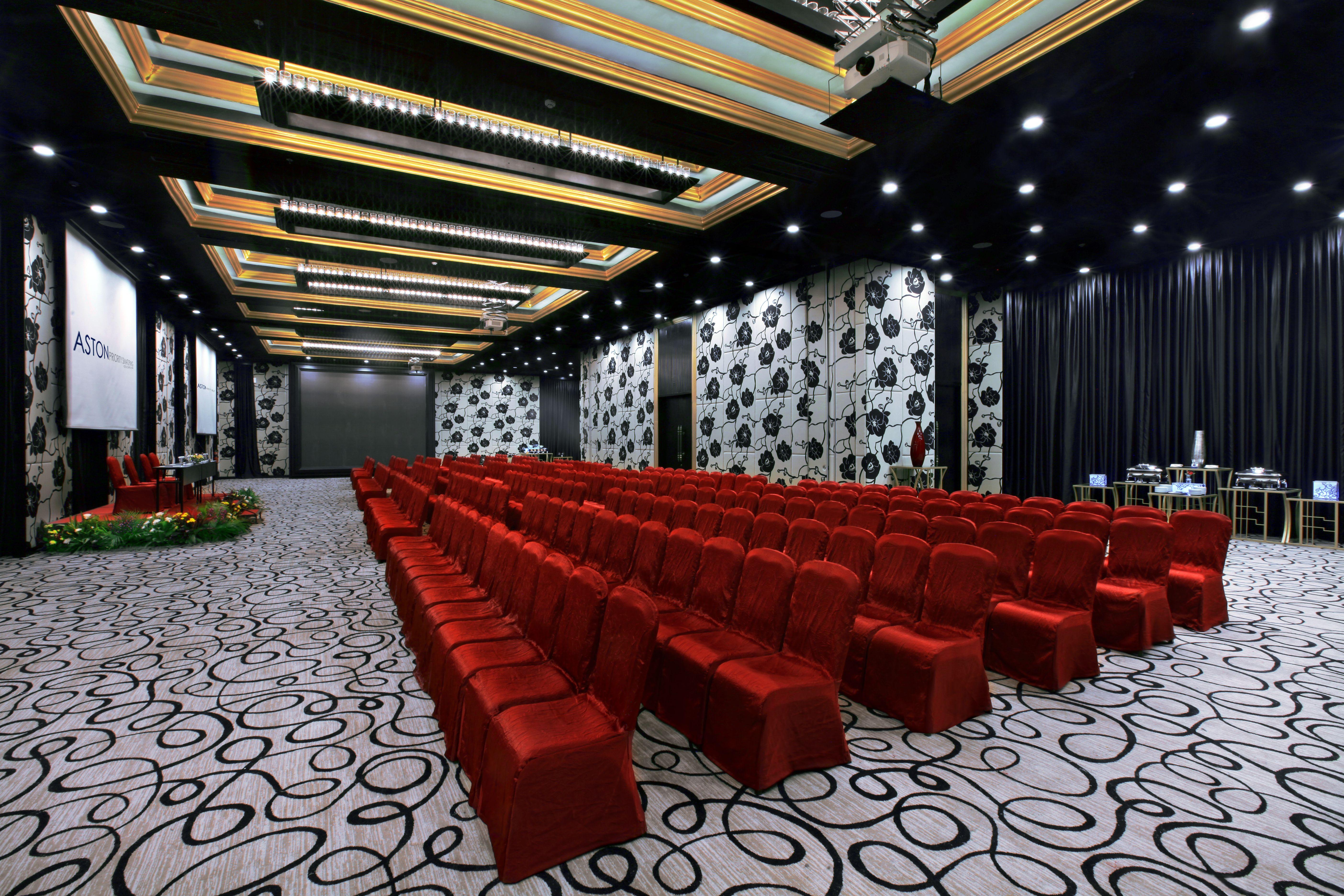 Aston Priority Simatupang Hotel And Conference Center Jakarta Exteriör bild