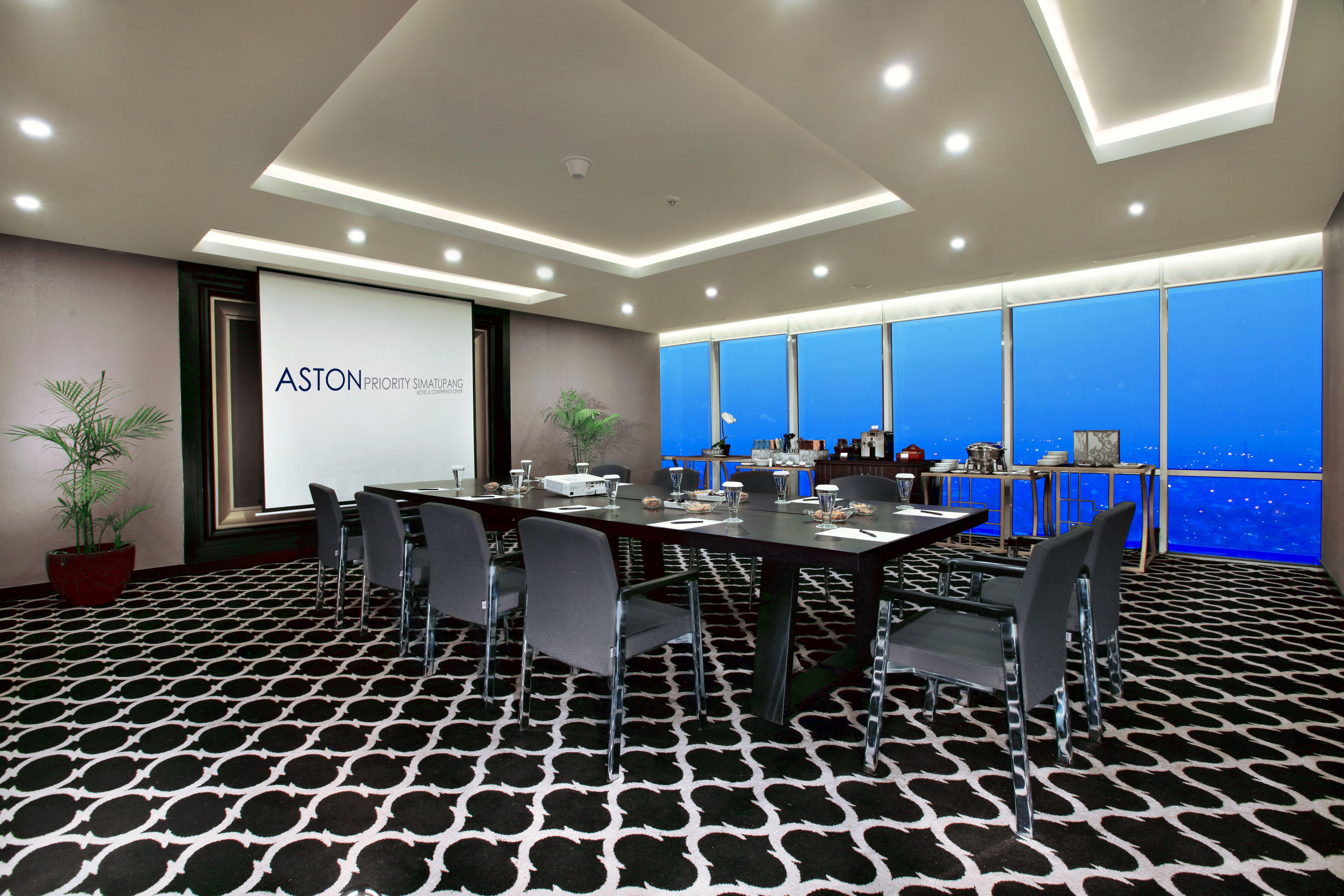Aston Priority Simatupang Hotel And Conference Center Jakarta Exteriör bild