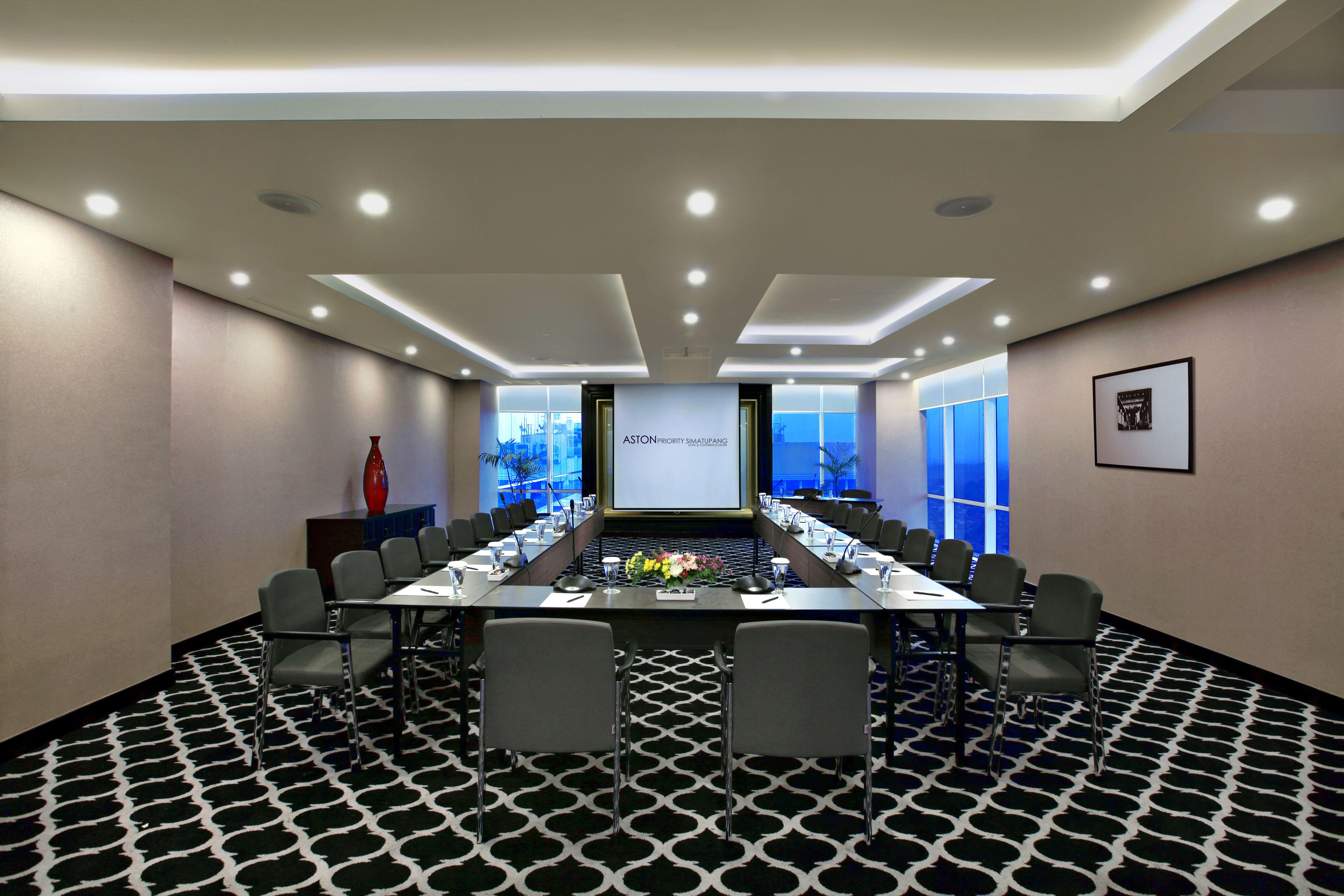 Aston Priority Simatupang Hotel And Conference Center Jakarta Exteriör bild