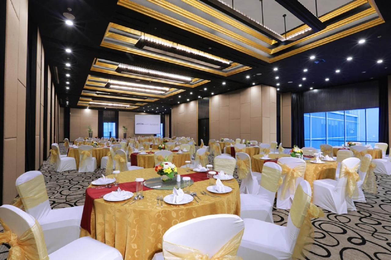Aston Priority Simatupang Hotel And Conference Center Jakarta Exteriör bild