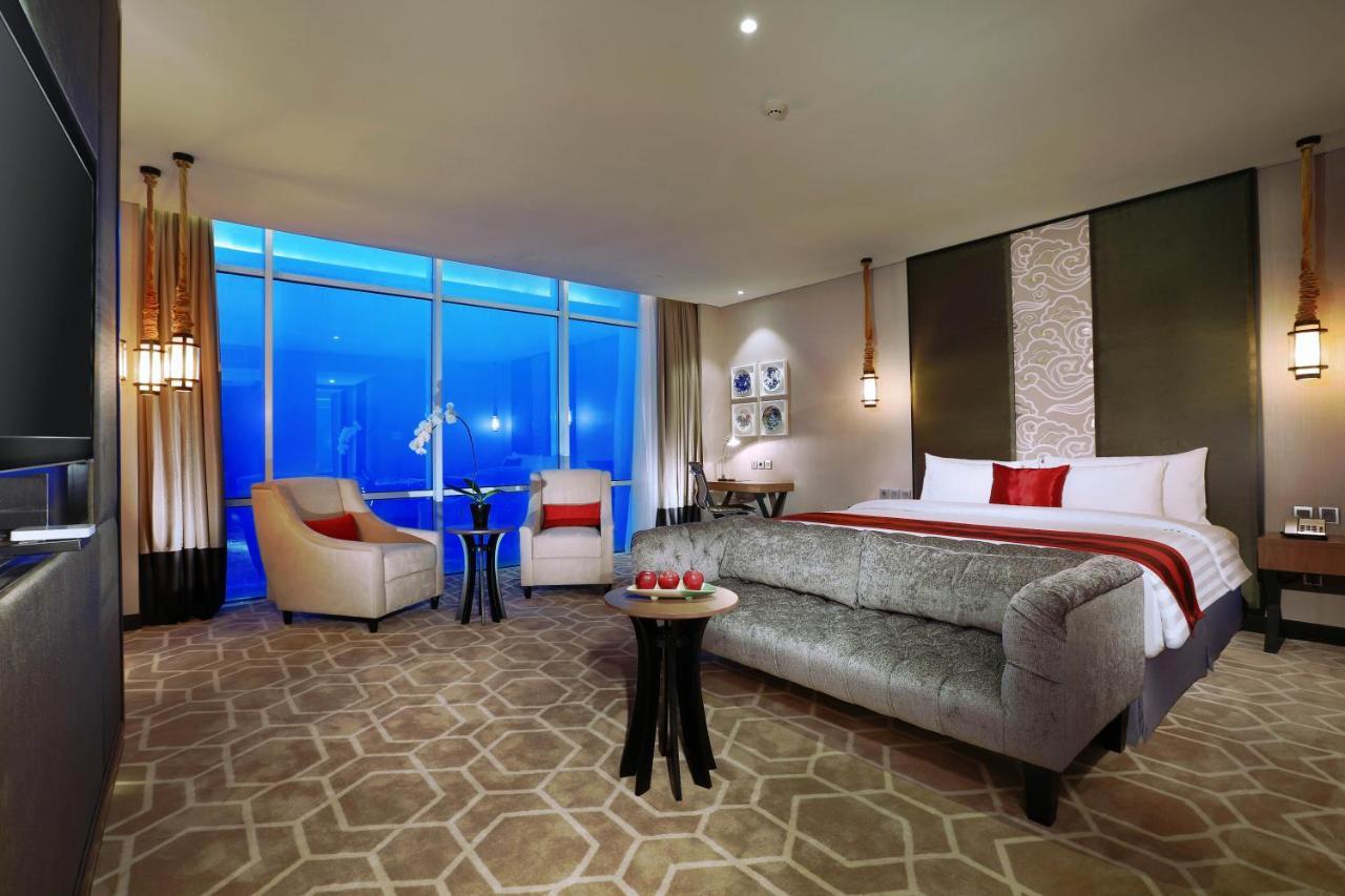 Aston Priority Simatupang Hotel And Conference Center Jakarta Exteriör bild