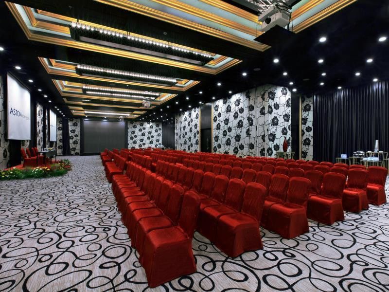 Aston Priority Simatupang Hotel And Conference Center Jakarta Exteriör bild