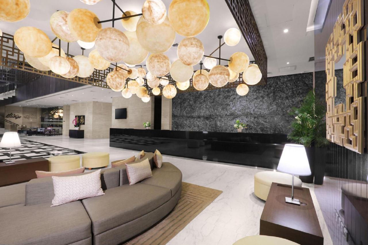 Aston Priority Simatupang Hotel And Conference Center Jakarta Exteriör bild